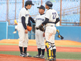 宇津井一樹（4年）、大塚淳人監督、前田雄気（4年）