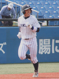 対慶大戦、本塁打を放った大塚（4年）