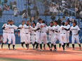 勝ち点を挙げ、歓喜に沸く選手たち